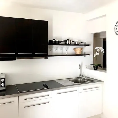 Apartamento Schloss Mit Eigenem Garten Und Parkplatz
