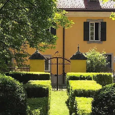 Lejlighed Schloss Mit Eigenem Garten Und Parkplatz G *