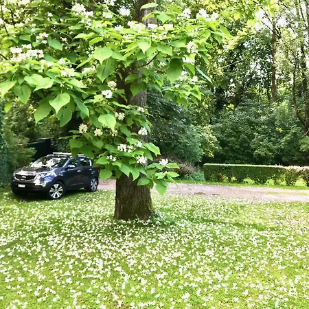 Apartment Schloss Mit Eigenem Garten Und Parkplatz G *