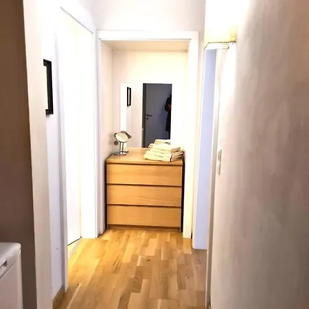Schloss Mit Eigenem Garten Und Parkplatz Apartman *