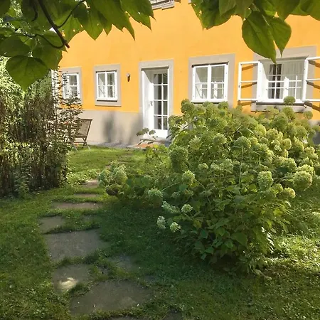 Schloss Mit Eigenem Garten Und Parkplatz Daire *
